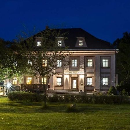 Hotel Zamecek Raspenava エクステリア 写真