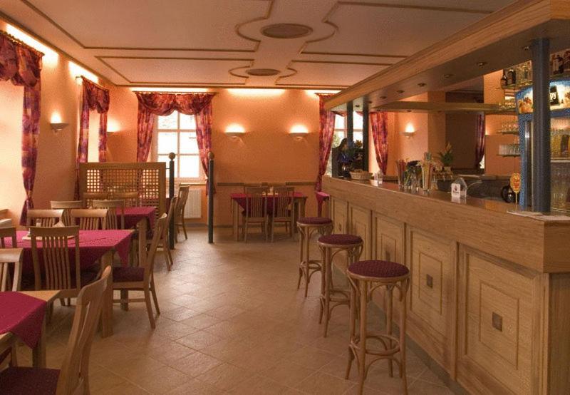 Hotel Zamecek Raspenava エクステリア 写真