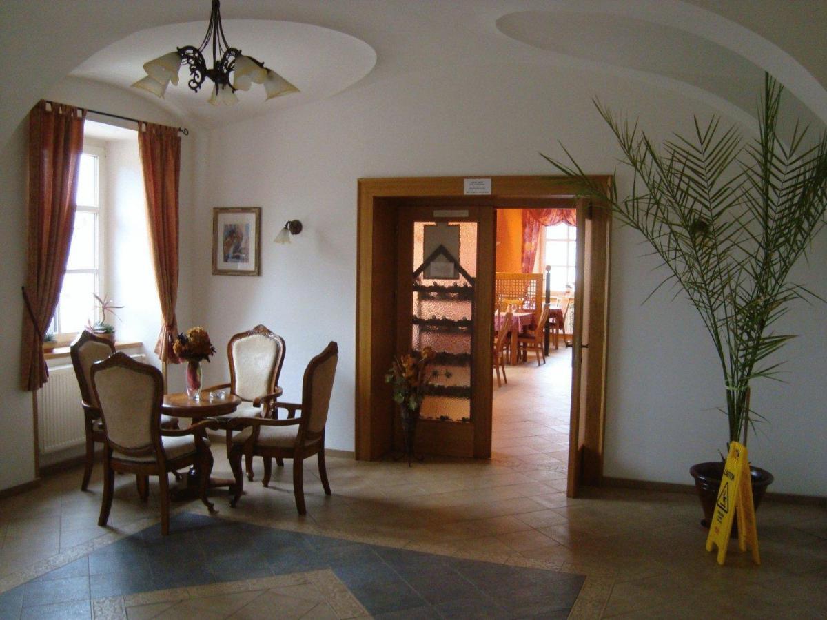 Hotel Zamecek Raspenava エクステリア 写真