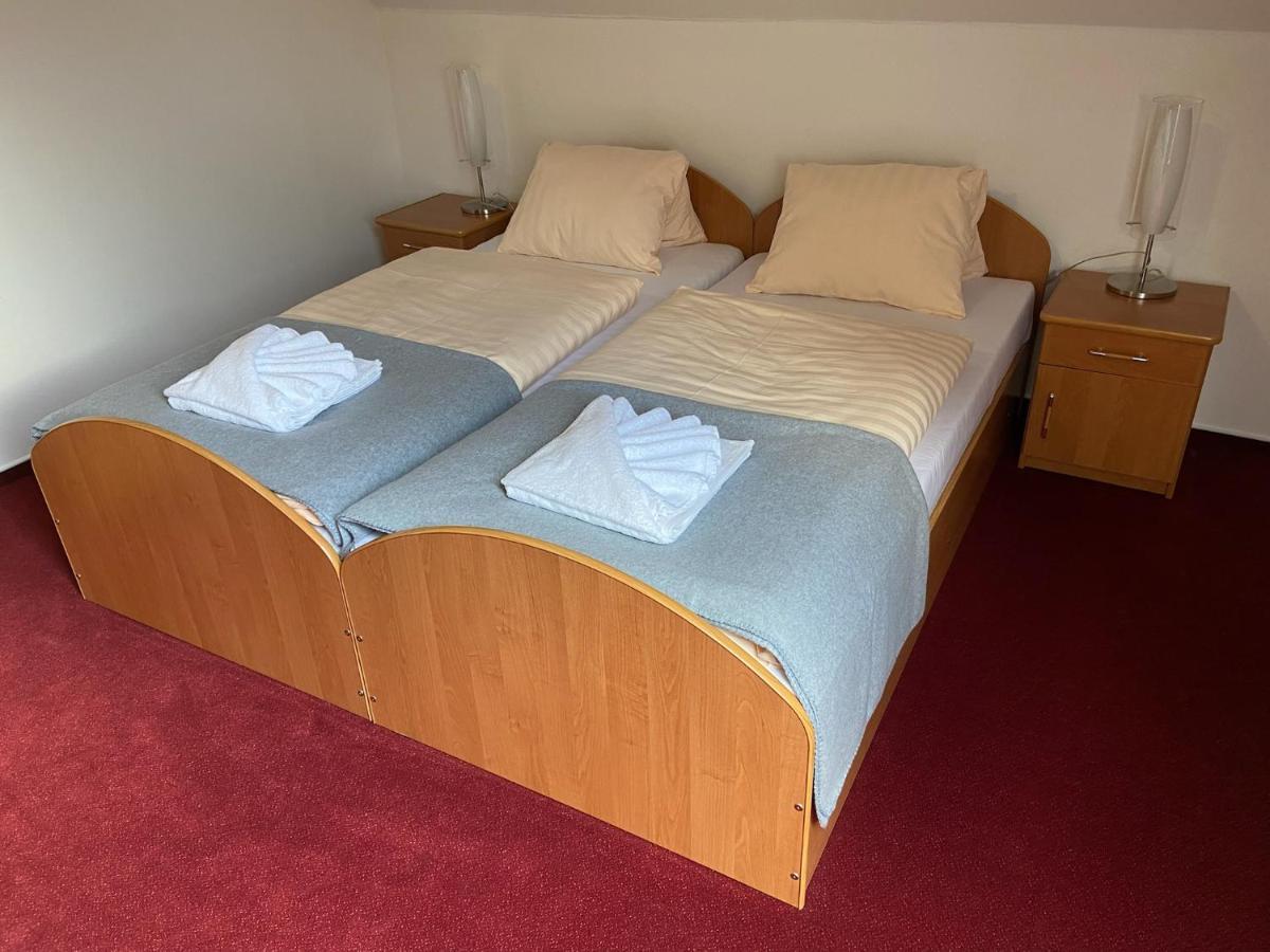 Hotel Zamecek Raspenava エクステリア 写真