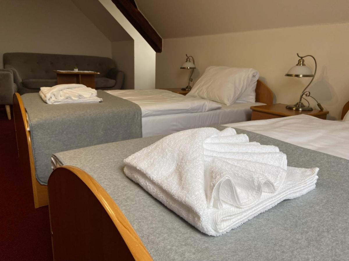 Hotel Zamecek Raspenava エクステリア 写真