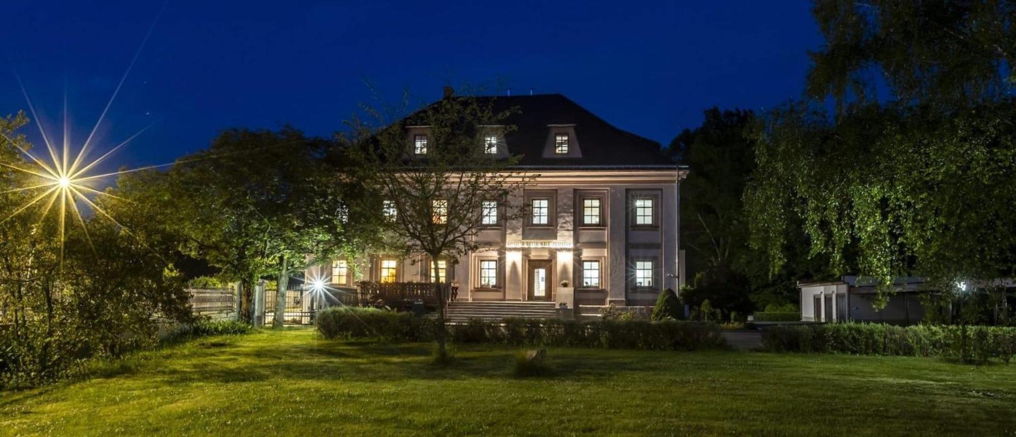 Hotel Zamecek Raspenava エクステリア 写真
